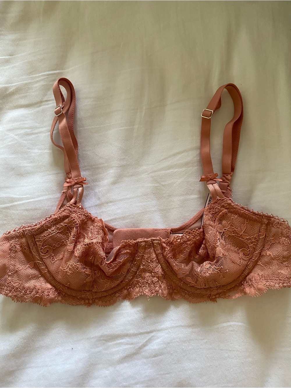 Victoria's Secret Lace Underwire Bra in Dusty Rose Pink
